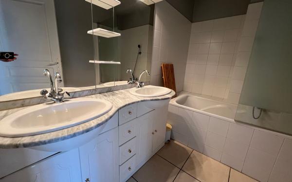 Appartement à vendre    3 pièces • 75,21 m2 Avignon