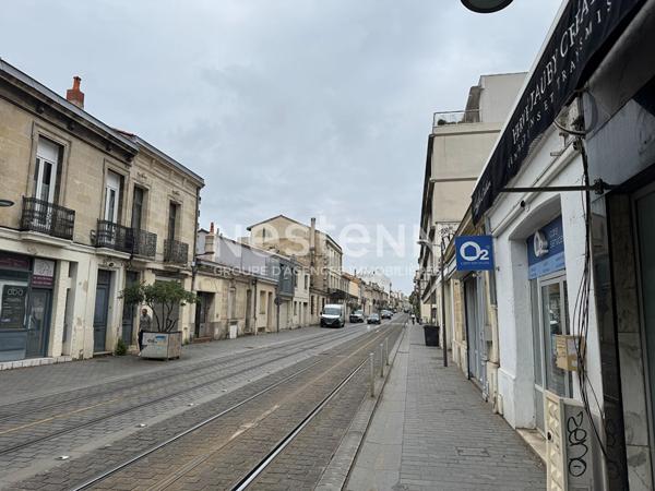 salon de coiffure  Bordeaux ORNANO, le long du tramA