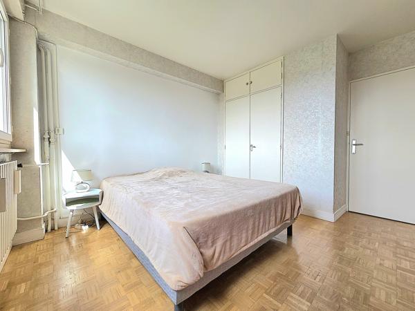 Appartement
         3 pièces
        - 66 m² Exclusivité 135 000 € *