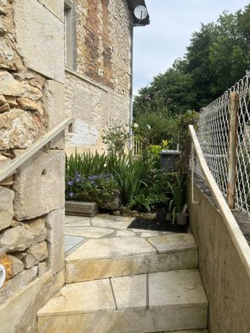 Maison à vendre 4 pièces CHAMPAGNE MOUTON (16)