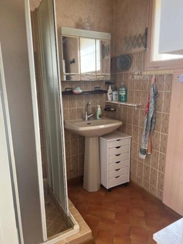 Maison à vendre 4 pièces CHAMPAGNE MOUTON (16)