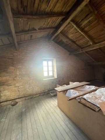 Maison à vendre 4 pièces CHAMPAGNE MOUTON (16)