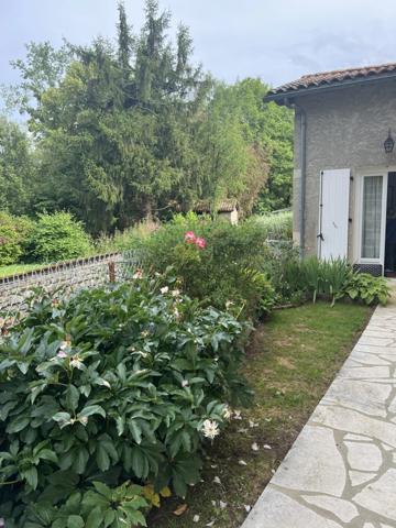 Maison à vendre 4 pièces CHAMPAGNE MOUTON (16)