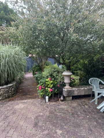 Maison à vendre 4 pièces CHAMPAGNE MOUTON (16)