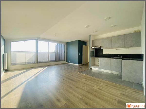 CENTRE DE SAINT MEDARD EN JALLES/  RESIDENCE 2016  / PETITE COPRO /  T3 65M2 DERNIER ETAGE / DPE C / TERRASSE 10M2 / PARKING .