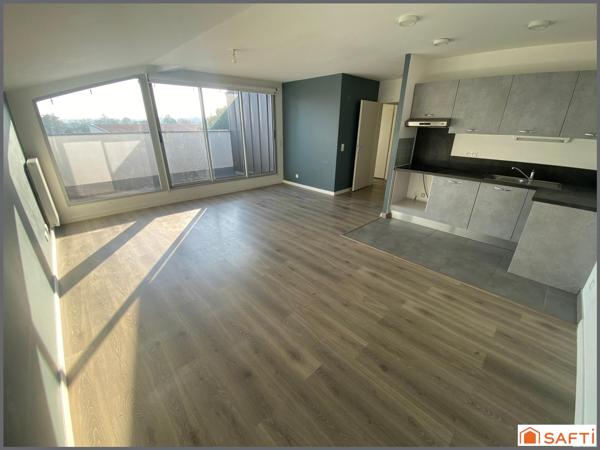 CENTRE DE SAINT MEDARD EN JALLES/  RESIDENCE 2016  / PETITE COPRO /  T3 65M2 DERNIER ETAGE / DPE C / TERRASSE 10M2 / PARKING .