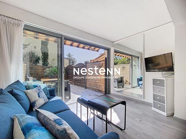 GOLFE JUAN - 2P - 34M2- MER - TERRASSE 40M2 - PARKING - CAVE - PISCINE