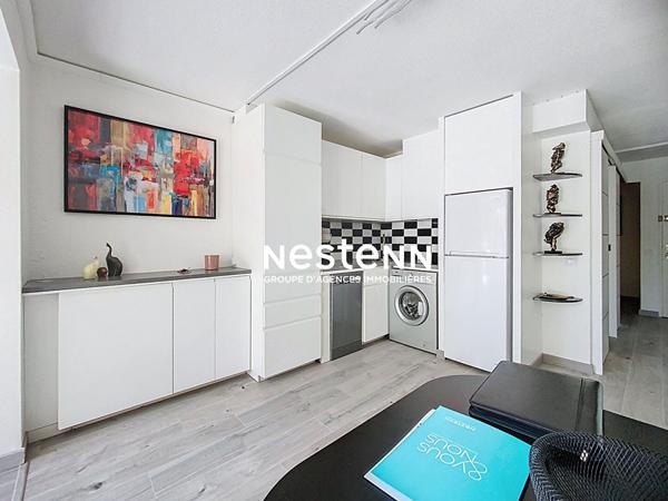 GOLFE JUAN - 2P - 34M2- MER - TERRASSE 40M2 - PARKING - CAVE - PISCINE