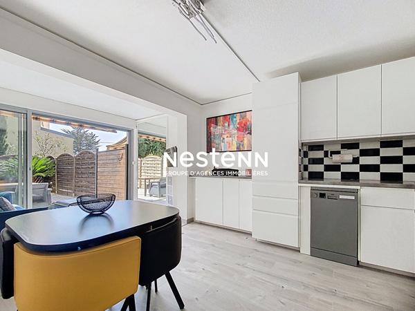 GOLFE JUAN - 2P - 34M2- MER - TERRASSE 40M2 - PARKING - CAVE - PISCINE