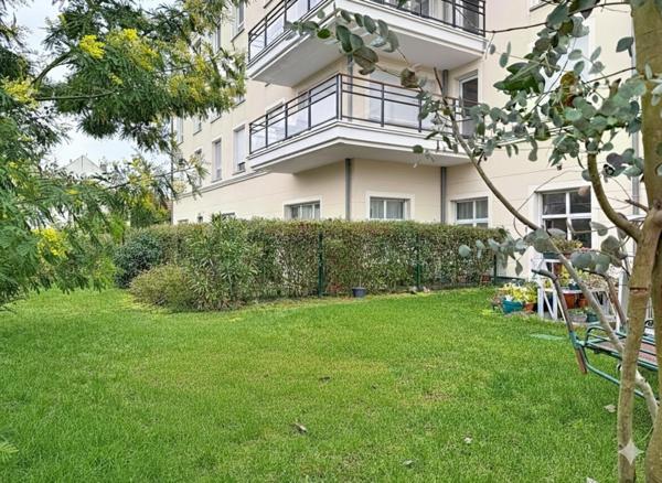 Résidence de  standing récente aux normes PMR