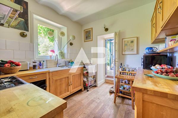 SEVRES RIVE DROITE - MAISON DE CHARME €1 500 000 ** - Référence 559-S