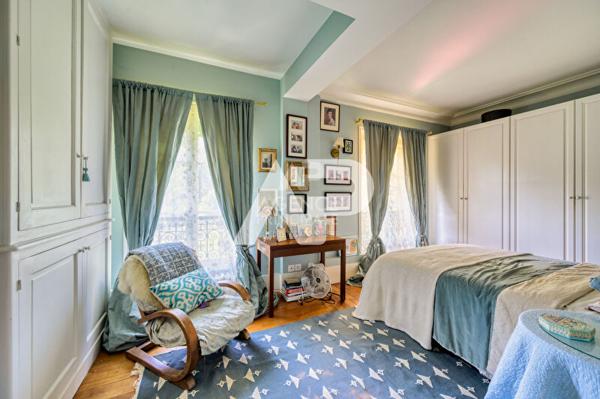 SEVRES RIVE DROITE - MAISON DE CHARME €1 500 000 ** - Référence 559-S