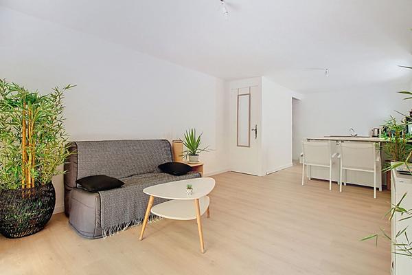 Appartement rez-de-jardin secteur Nord de Vitrolles sans charges avec place de parking