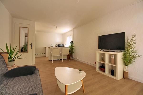 Appartement rez-de-jardin secteur Nord de Vitrolles sans charges avec place de parking