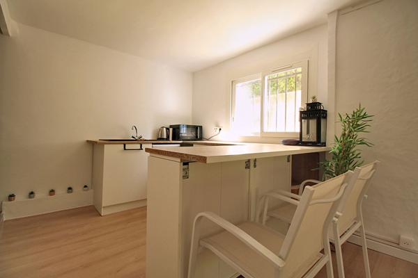 Appartement rez-de-jardin secteur Nord de Vitrolles sans charges avec place de parking