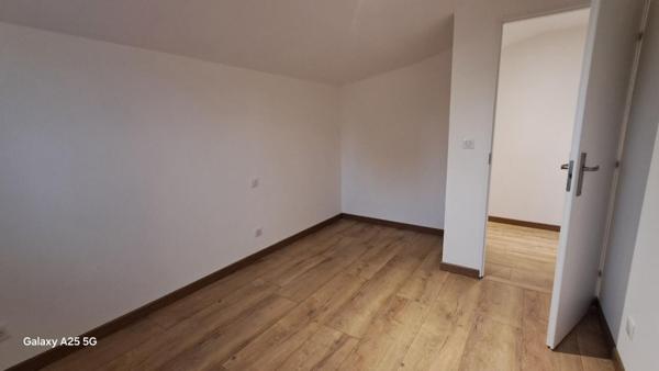 Maison  140 m2  au calme, entièrement rénovée 3 chambres 2 salles d'eau