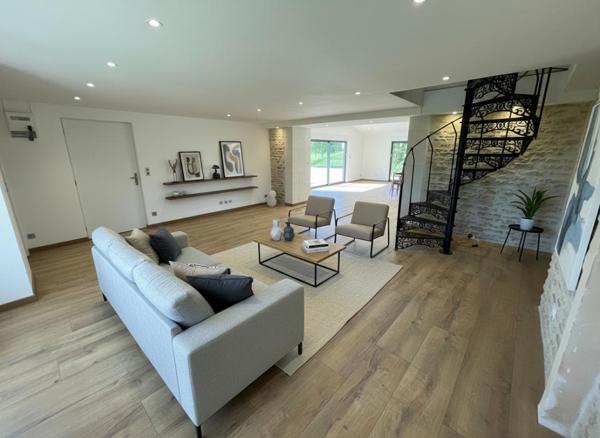 Maison  140 m2  au calme, entièrement rénovée 3 chambres 2 salles d'eau