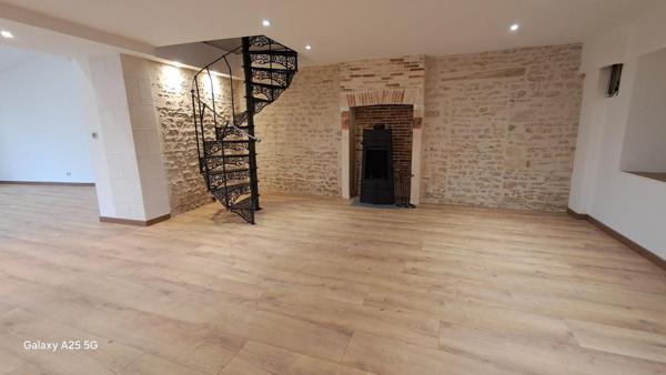 Maison  140 m2  au calme, entièrement rénovée 3 chambres 2 salles d'eau