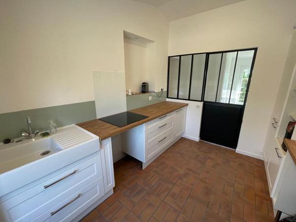 Maison  140 m2  au calme, entièrement rénovée 3 chambres 2 salles d'eau