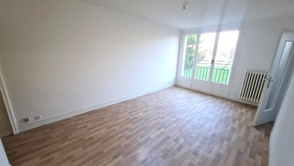 Appartement 72m² + cave + parking, proche commerce, idéal investisseur