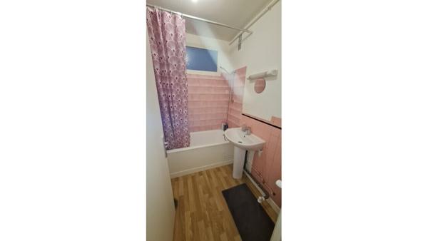 Appartement 72m² + cave + parking, proche commerce, idéal investisseur