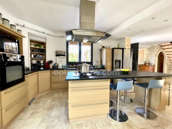 Villa à Aigues-Mortes – 167 m² habitables sur plus de 1 700 m² de terrain