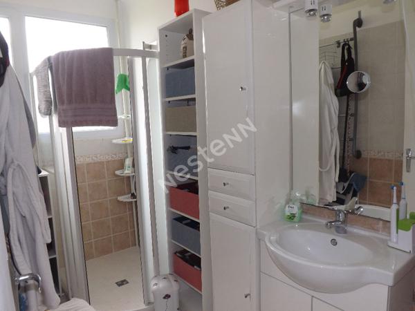 Maison de campagne à la ville ? le charme de la tranquillité à proximité de tout !