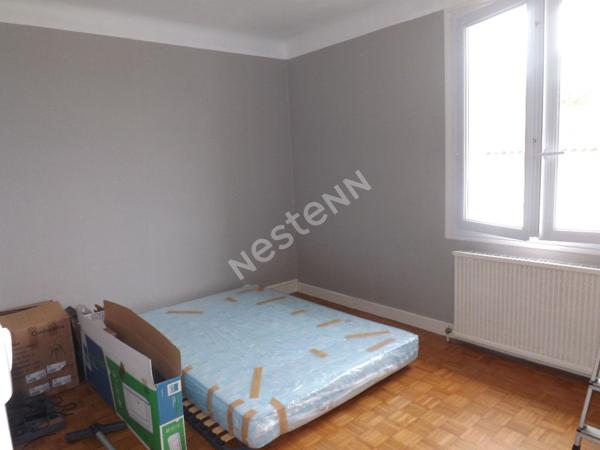 Maison de campagne à la ville ? le charme de la tranquillité à proximité de tout !