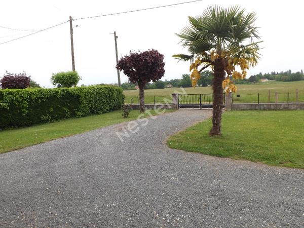 Maison de campagne à la ville ? le charme de la tranquillité à proximité de tout !