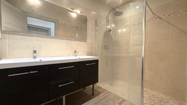 AGEN HYPER CENTRE - Appartement caractère de type 4 d'une surface habitable de 125m² quartier CARNOT.