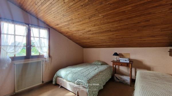 Maison familiale de 5 chambres sur 4 215 m² de terrain – Sans vis-à-vis, grands volumes et cadre paisible Rouillé (86480)