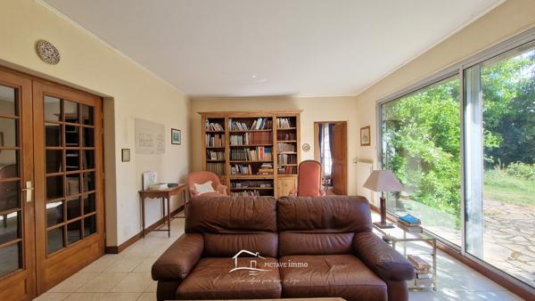 Maison familiale de 5 chambres sur 4 215 m² de terrain – Sans vis-à-vis, grands volumes et cadre paisible Rouillé (86480)