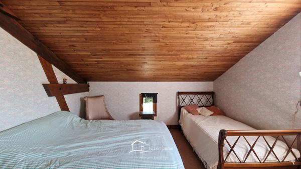 Maison familiale de 5 chambres sur 4 215 m² de terrain – Sans vis-à-vis, grands volumes et cadre paisible Rouillé (86480)