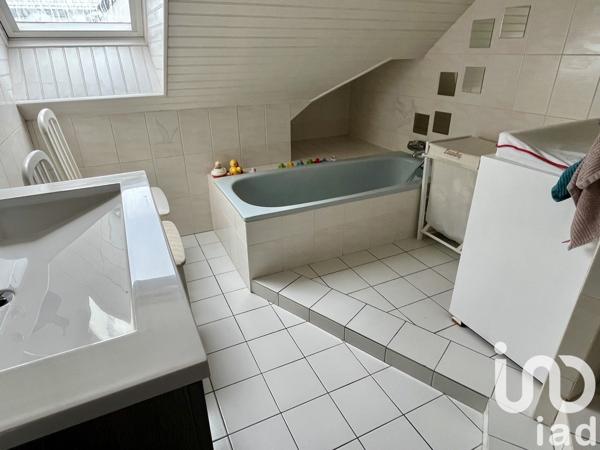 Maison d’architecte 7 pièces de 155 m² à Chartres-de-Bretagne (35131)