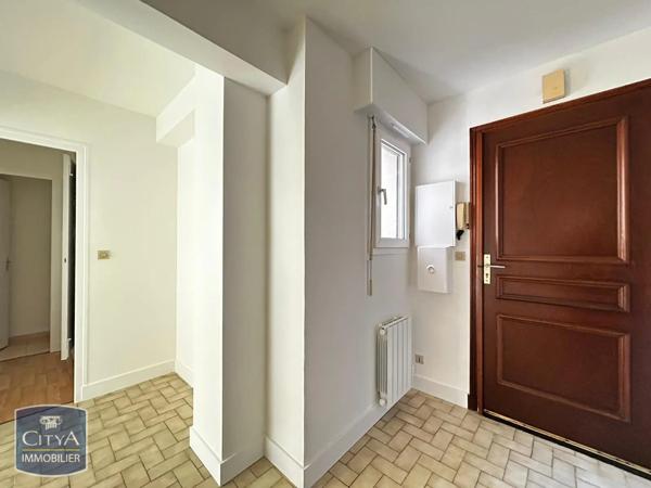 Appartement à louer 2 pièces 66.56m² Chartres (28000)