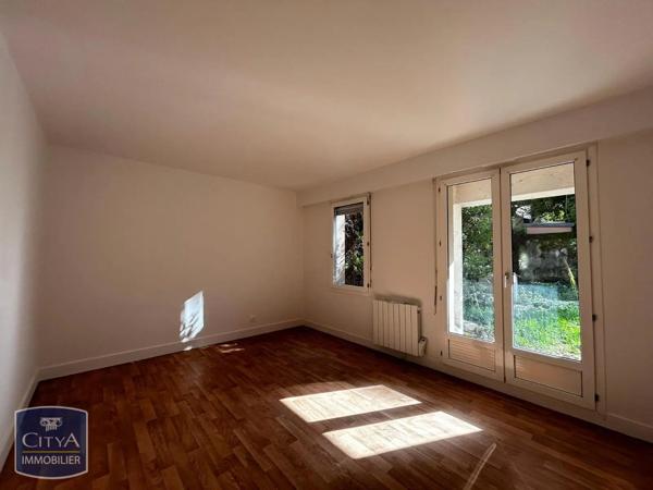 Appartement à louer 2 pièces 66.56m² Chartres (28000)