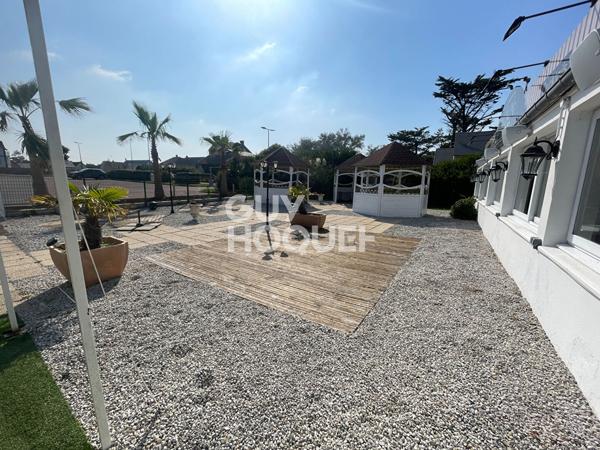 EMPLACEMENT N°1 À 50 MÈTRES DE LA PLAGE ? RESTAURANT, BAR DE PLAGE & LICENCE IV ? VENTE MURS ET FONDS