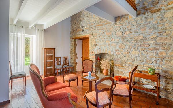 Maison à vendre    7 pièces • 350 m2 Séné