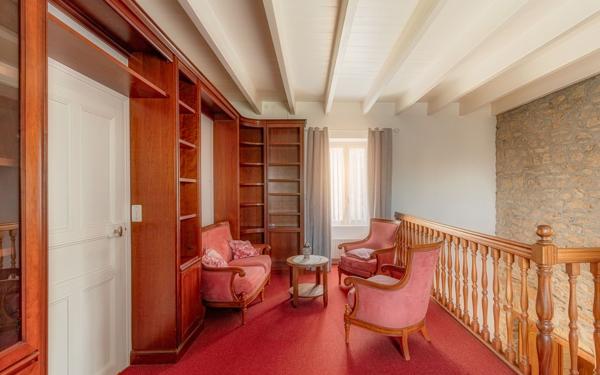 Maison à vendre    7 pièces • 350 m2 Séné