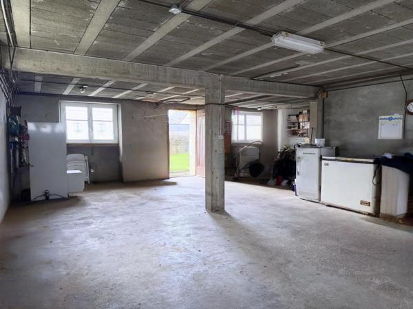 SAINT-RENAN MAISON T5 4 CHAMBRES SOUS-SOL COMPLET