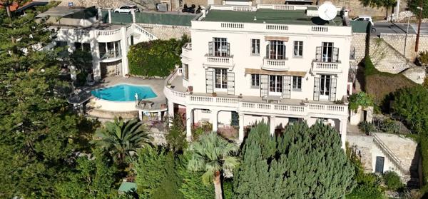 Villa Belle Epoque à la frontière Monegasque