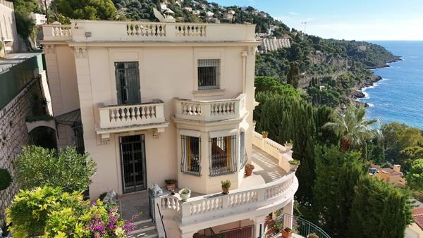 Villa Belle Epoque à la frontière Monegasque