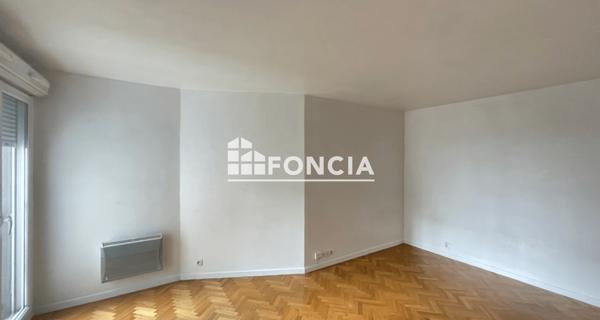 Location Studio 33.31 m² - Paris 75018