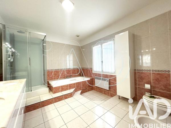 Maison à vendre 8 pièces 190,38 m² Lavérune