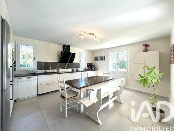 Maison à vendre 8 pièces 190,38 m² Lavérune