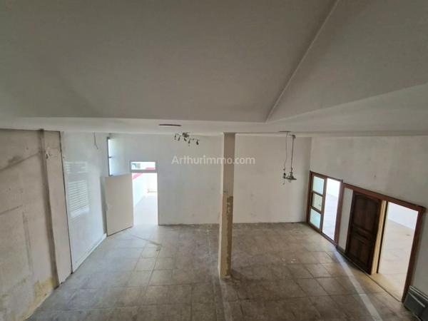 Location                                                      Local commercial
                        
                     3 pièces                      174 m2                     à Draguignan