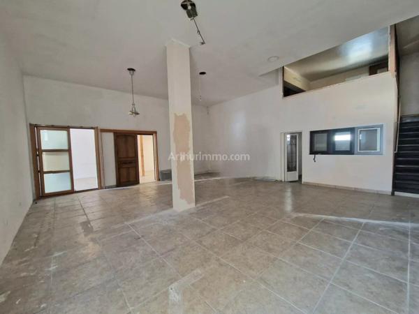 Location                                                      Local commercial
                        
                     3 pièces                      174 m2                     à Draguignan