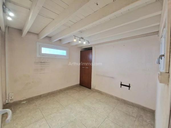 Location                                                      Local commercial
                        
                     3 pièces                      174 m2                     à Draguignan