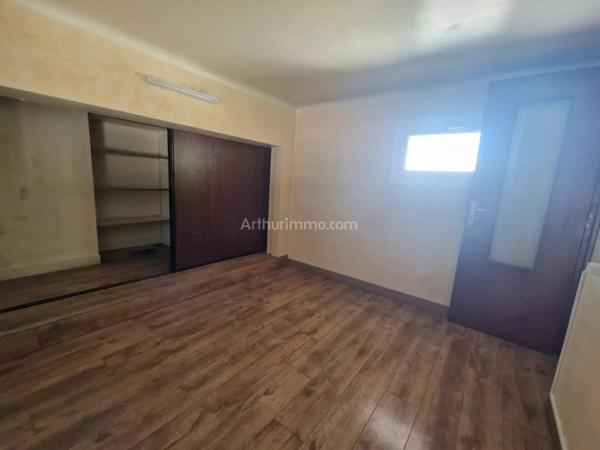 Location                                                      Local commercial
                        
                     3 pièces                      174 m2                     à Draguignan