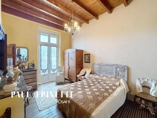 Maison bourgeoise 298m2 avec annexe et jardin clos paysagé